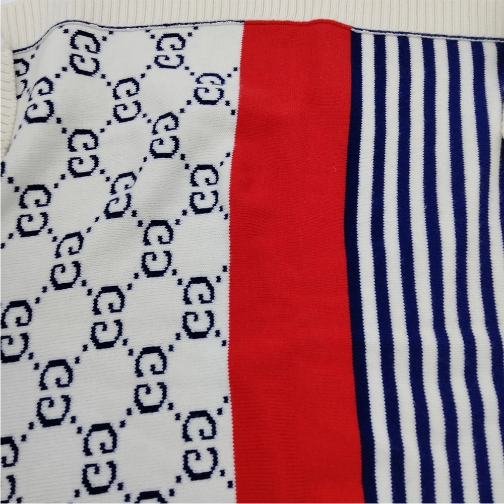 Gucci White and Blue Striped Knit Small Lap Blanket 31.5”x31.5” - Picture 7 of 9